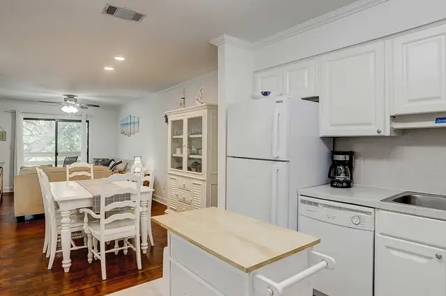 Kitchen at Fiddler’s Cove 2K